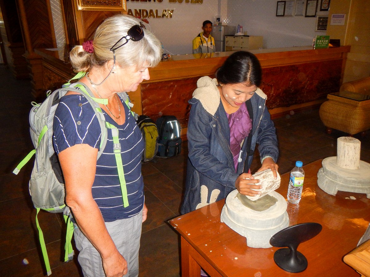Making Thanka Cream Making Thanka Cream