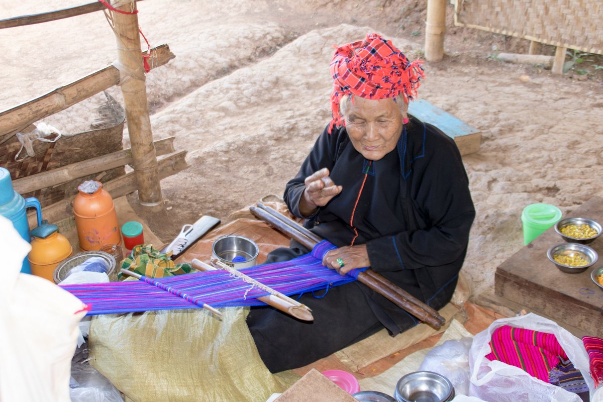 Hand Weaving Hand Weaving