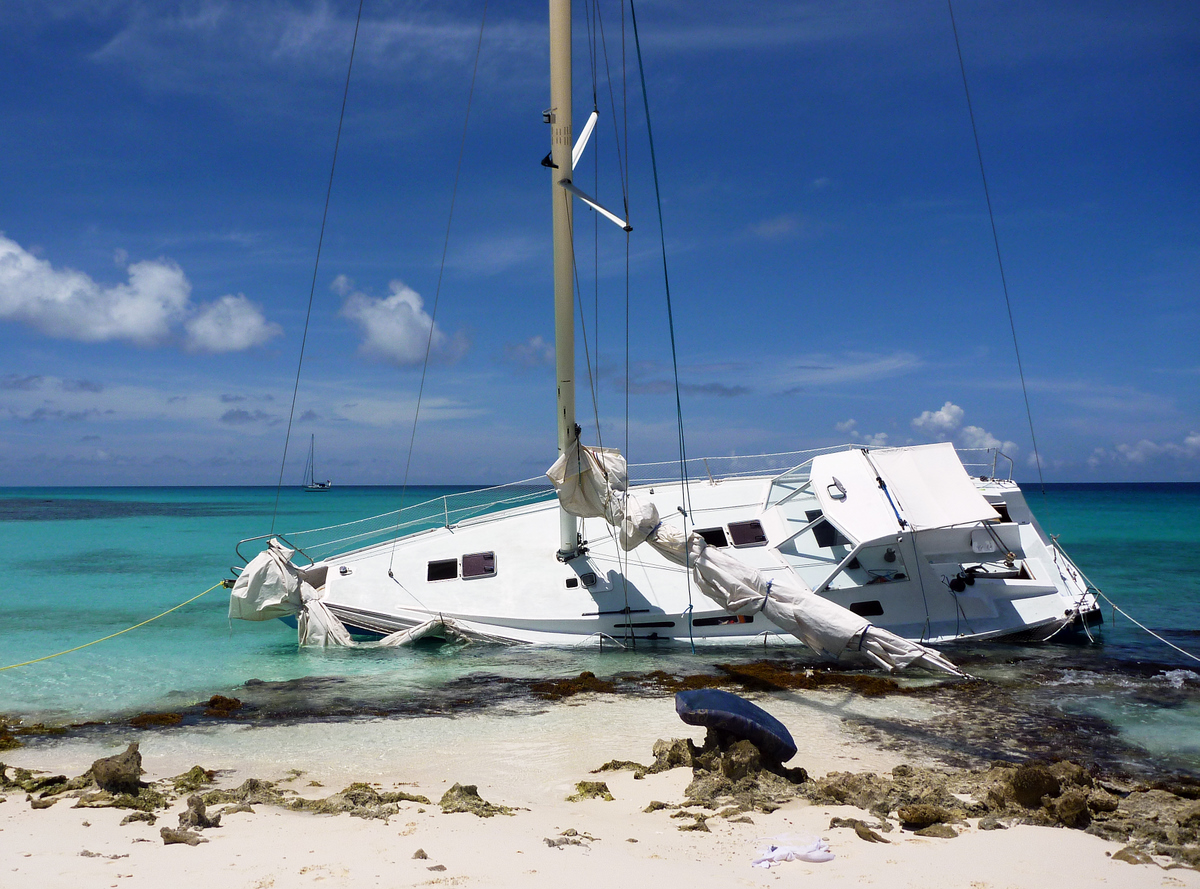 Recently wrecked yacht, Aves de Sotavento Recently wrecked yacht, Aves de Sotavento