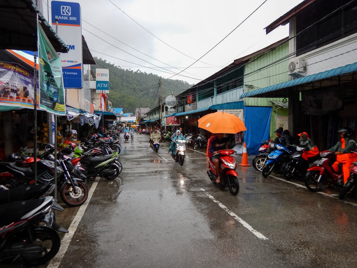 Rainy Day in Tarempa Rainy Day in Tarempa