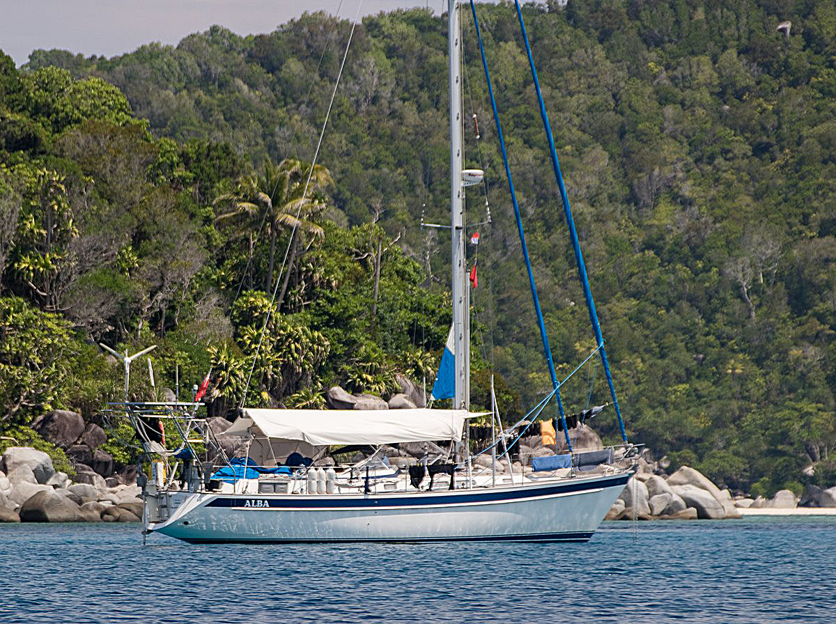 Washing hanging out in Paradise Washing hanging out in Paradise